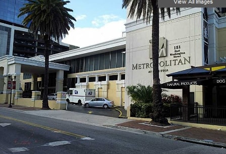 Metropolitan at Lake Eola